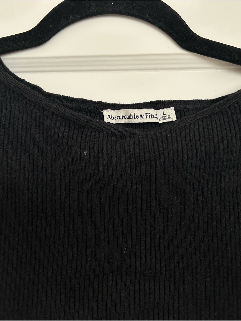 Abercrombie & Fitch Black Ribbed Tank with Side Button Detail - Picture 3 of 3